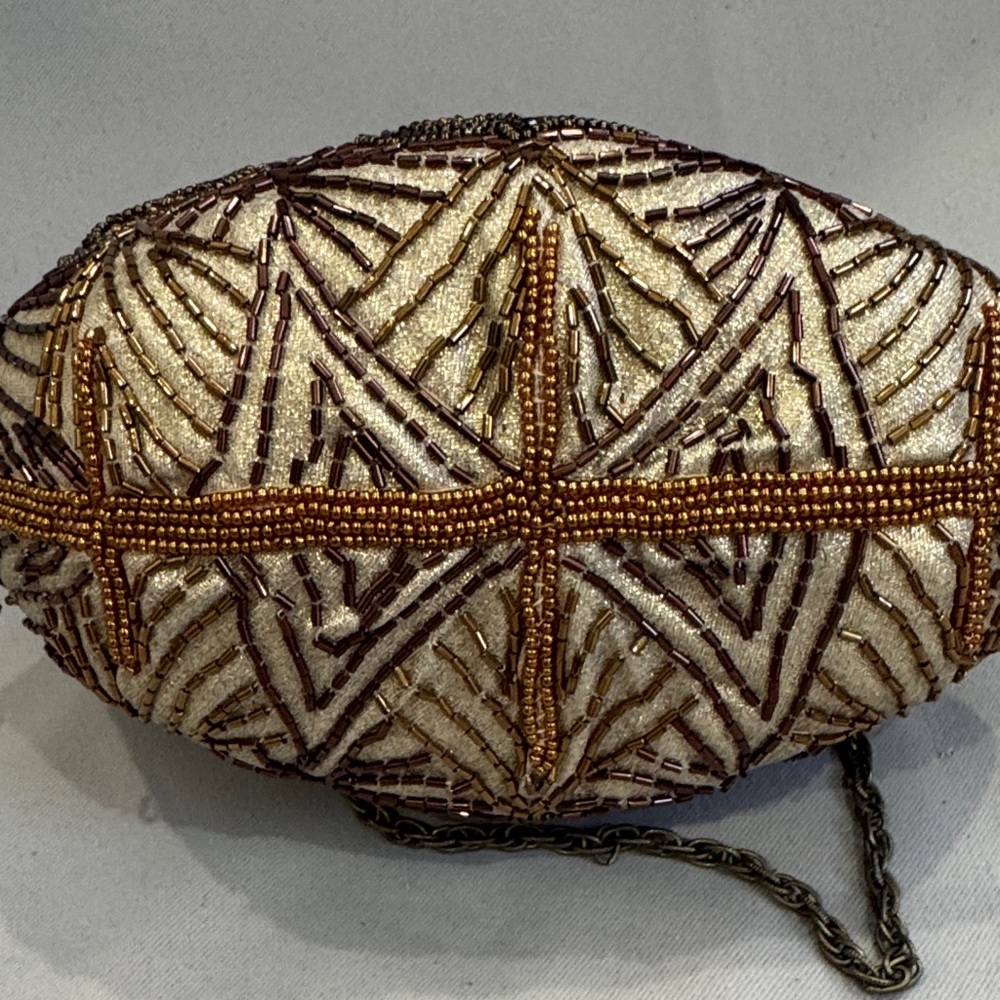 Vintage Beaded Evening Bag – Gold, Brown & Mother of Pearl – Kiss Lock Closure - Picture 6 of 12